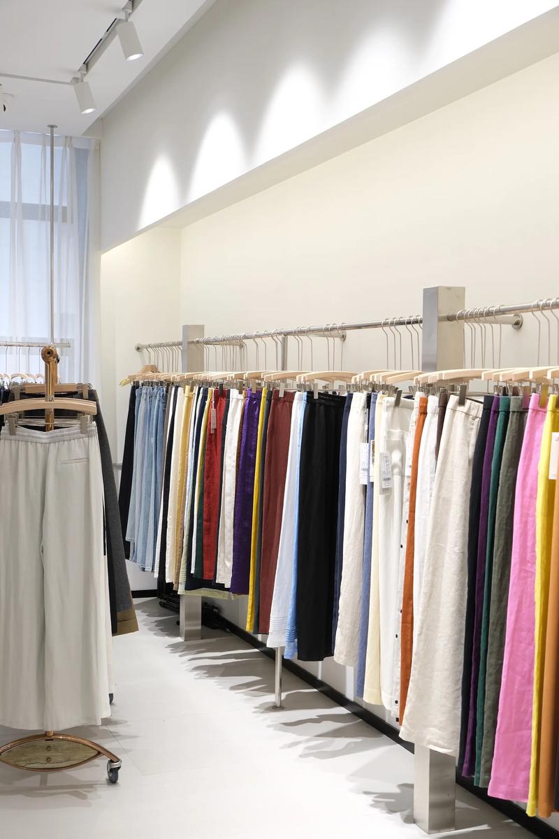 美兰区服装店：时尚潮流的风向标